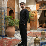 Ensemble traditionnel modernisé – Élégance noire